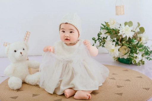 丹东宝宝几个月抬头