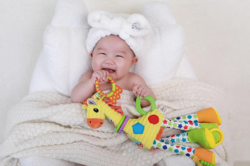 丹东宝宝为什么会吐奶 丹东宝宝为什么会吐奶